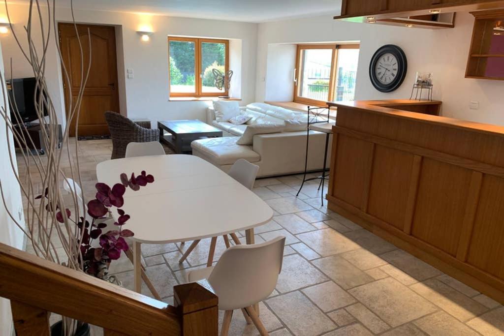 Flat Domaine Des Pierres D Auvergne מראה חיצוני תמונה