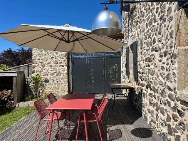 Flat Domaine Des Pierres D Auvergne מראה חיצוני תמונה
