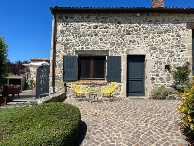 Flat Domaine Des Pierres D Auvergne מראה חיצוני תמונה