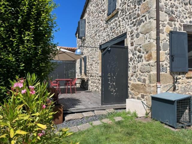 Flat Domaine Des Pierres D Auvergne מראה חיצוני תמונה